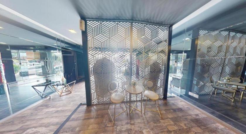Artz Hotel Джохор-Бару Экстерьер фото