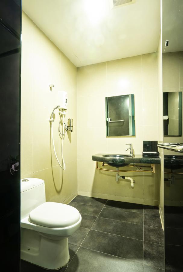 Artz Hotel Джохор-Бару Экстерьер фото